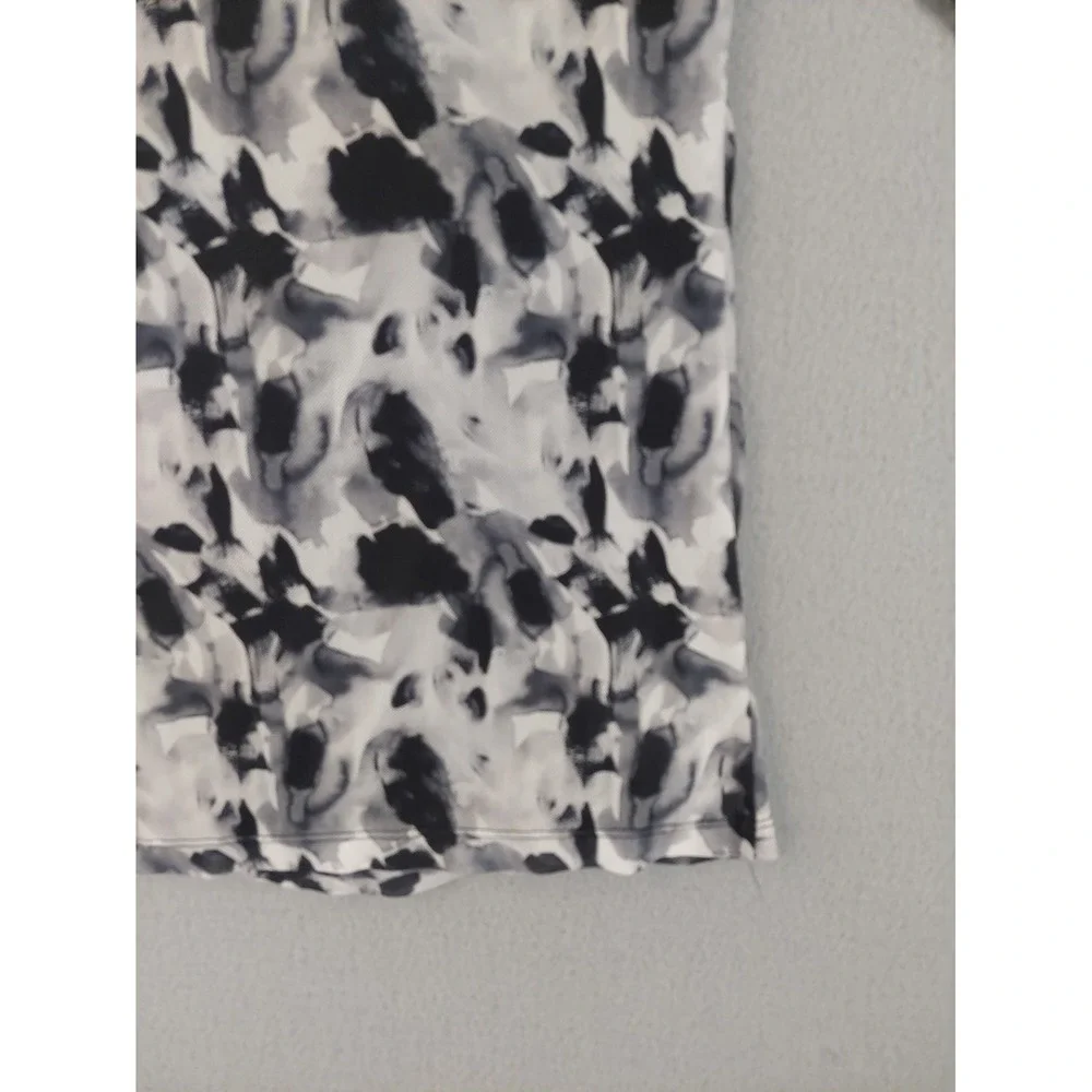 Marissa Olivia Women Top M Black White Abstract Print V Neck Long Sleeve Outdoor